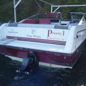 My 90' Four Winns F195 with a 4.3 OMC