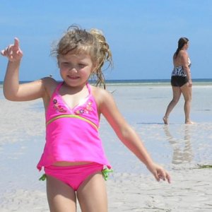 Mackenzie playing at anlecote Key!