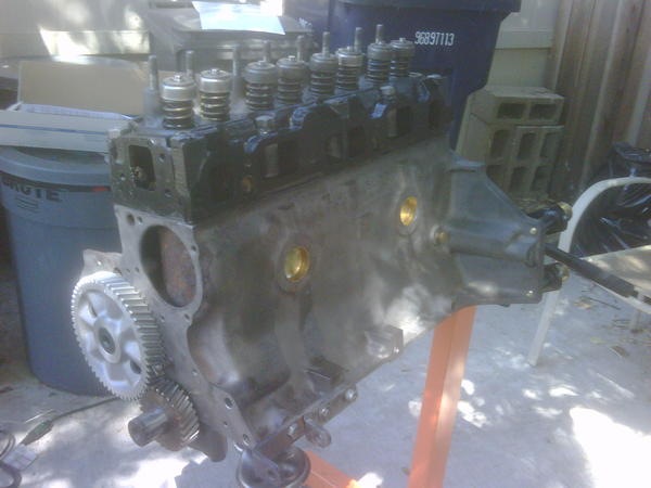 Engine w/head and cam installed