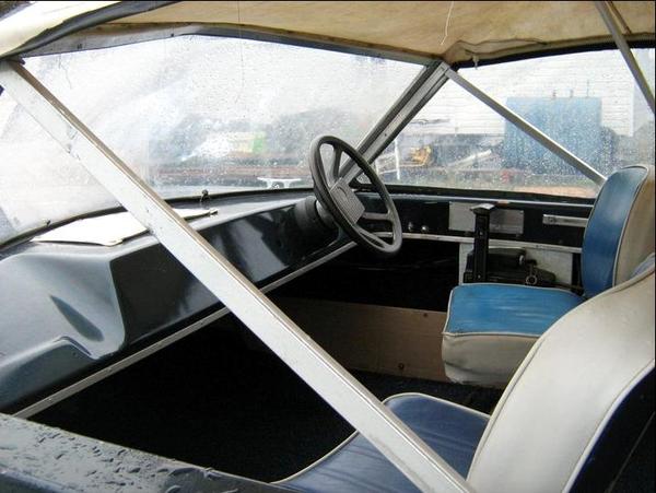 MWSnap719   steering and controls in good condition, needs new seats