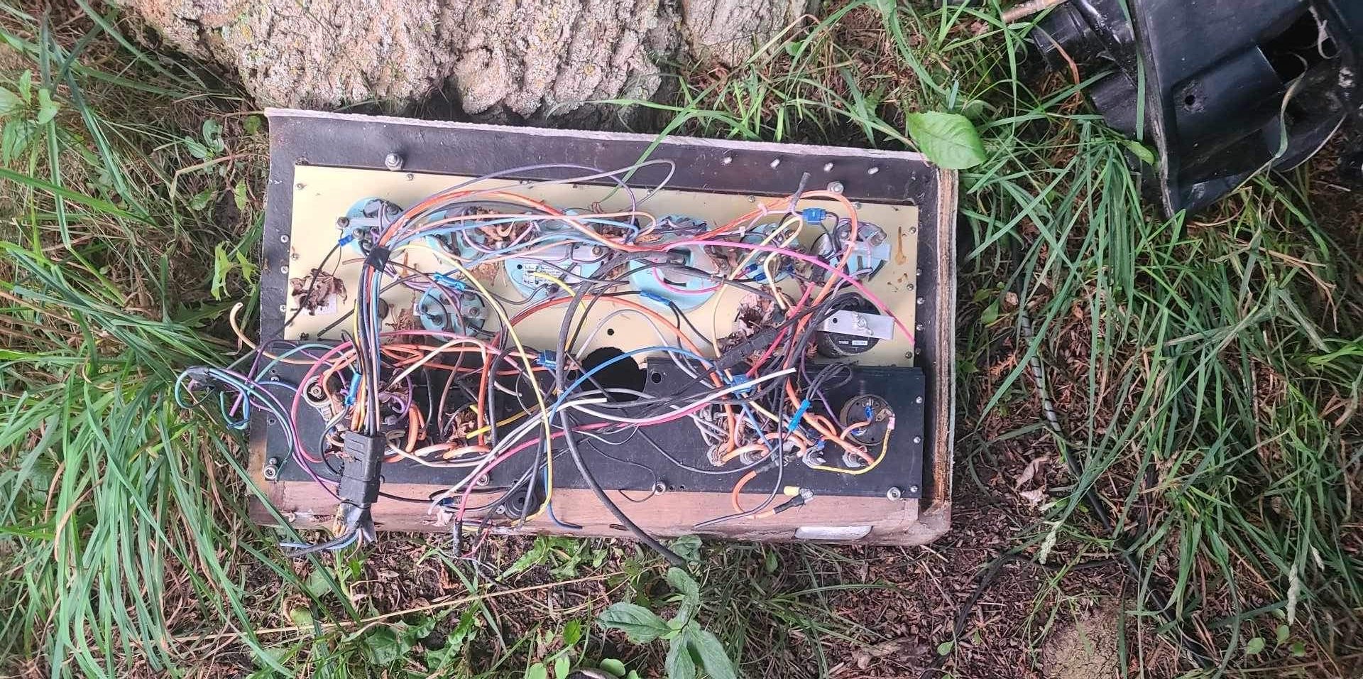 new helm with all wires and gauges  and switches2