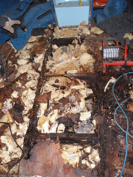 P5050034-Can barely make out where the stringers are or were.